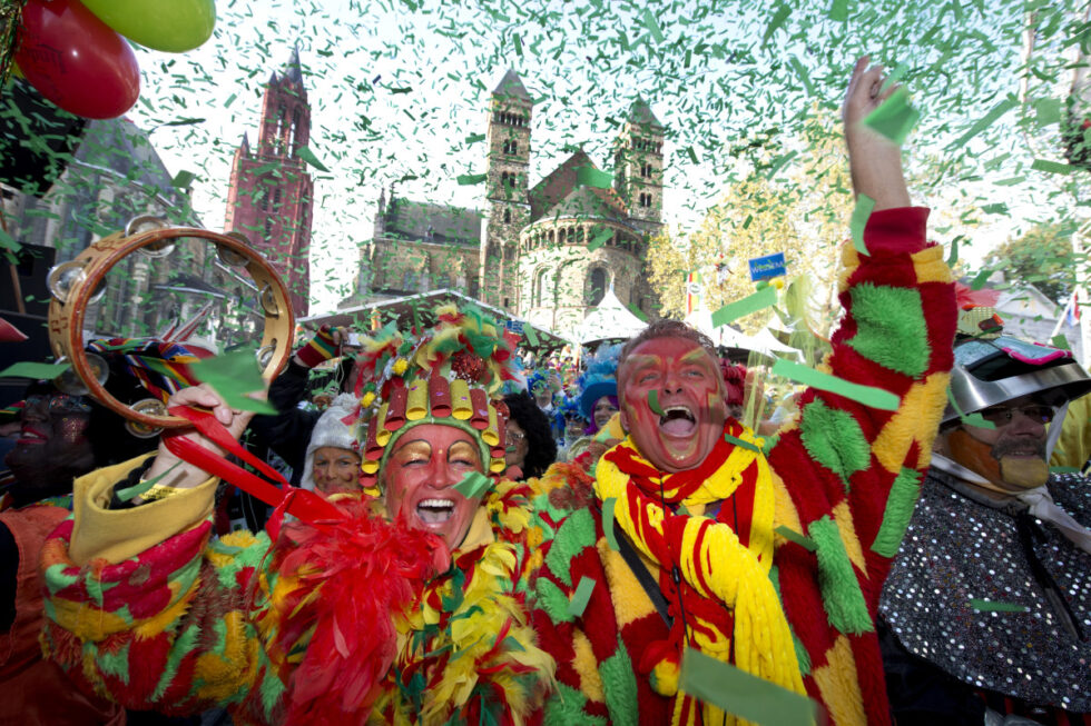 Carnaval in Maastricht vanaf 11 van de 11e Carnavalsoptocht & feest Carnaval in Maastricht vanaf 11 van de 11e Carnavalsoptocht & feest