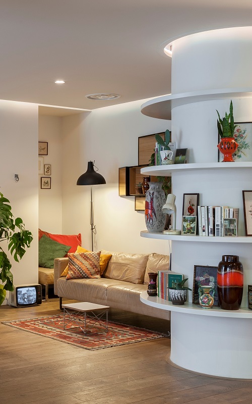 Lobby huiskamer lounge hoek bibliotheek - Townhouse Design Hotel Maastricht