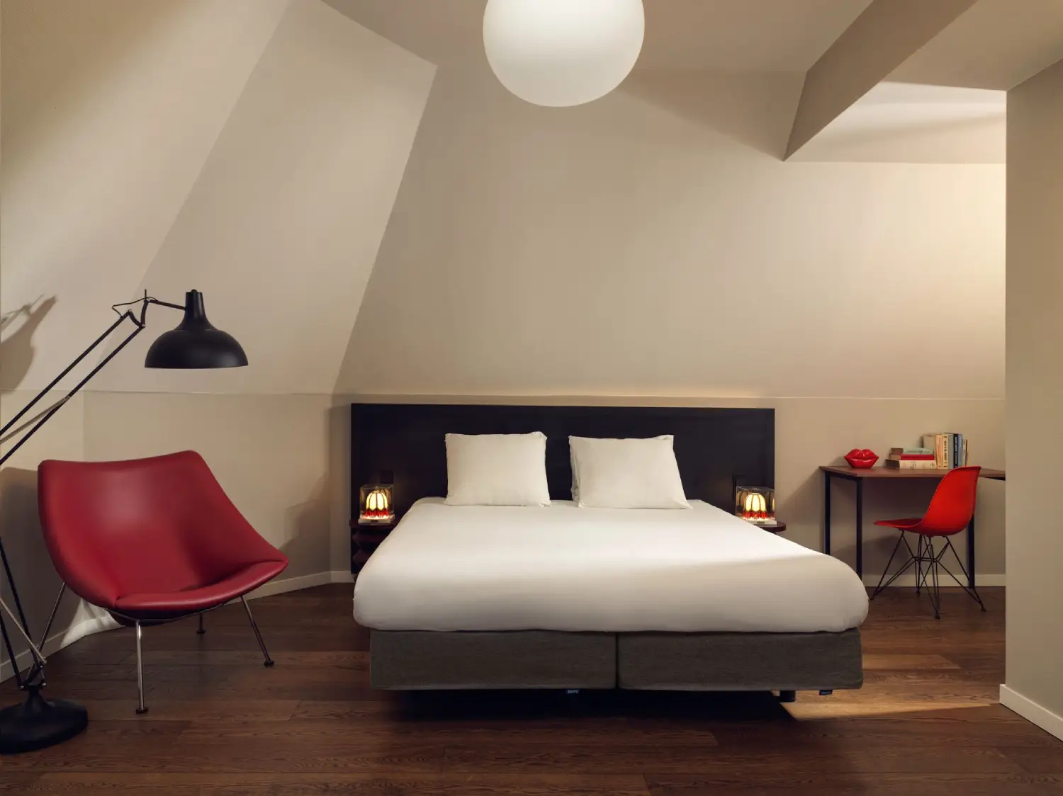 bed extra large room - Townhouse Design Hotel Maastricht